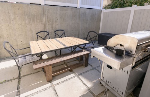 Okanagan-Similkameen Casa | Stylish 3BRD Townhome in Prime Location