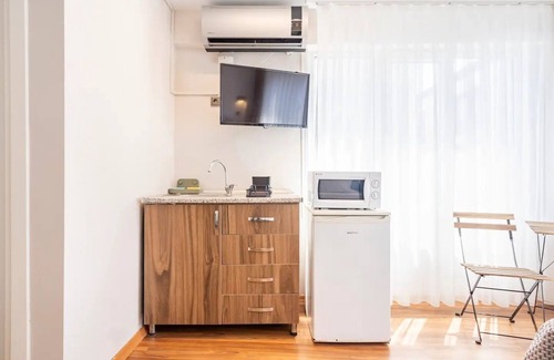 Old City Apartamento | Stylish 3rd-Floor Studio - Fully Equipped - Fast WiFi & AC