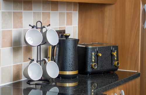Stockton-on-Tees Casa | Stylish 4 Bed Apartment- Private Garden & Sleeps 8