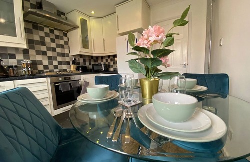 Milton Keynes Casa | Stylish 4 Bedroom House