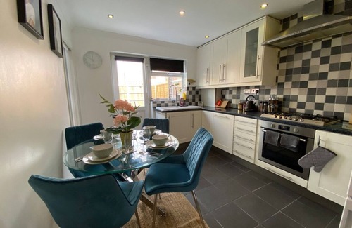 Milton Keynes Casa | Stylish 4 Bedroom House