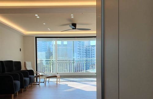 Tobongil-tong Apartamento | Stylish 4 Bedroom apartment with Stunning Mountain Views