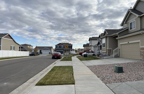 Greeley Casa | Stylish 4 bedroom house near to I25 and Hwy 34 *New Neighborhood*
