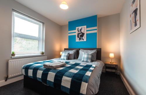 Southampton Casa | Stylish 4 Bedrooms-Sleeps 8-Long Term Disc-Driveway