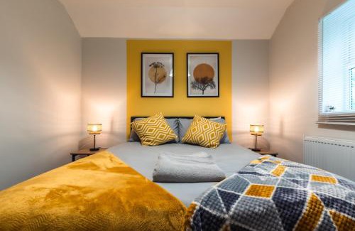 Southampton Casa | Stylish 4 Bedrooms-Sleeps 8-Long Term Disc-Driveway