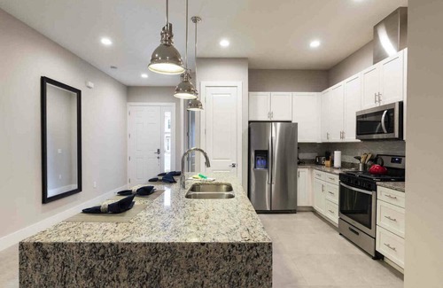 Crestwynd Bay Villa | Stylish 4Bed Townhome at Summerville Near Disney