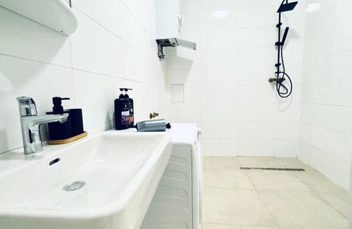 Rudolfsheim-Funfhaus Apartamento | Stylish 4BR Apt Near Westbahnhof