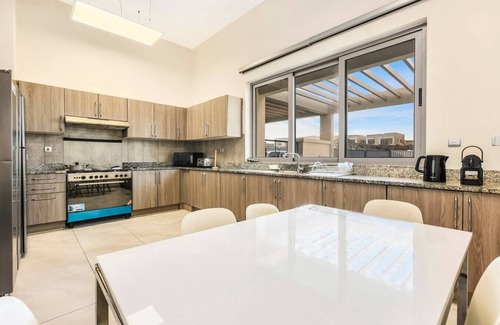 Discovery Gardens Casa | Stylish 4BR Family Villa – Easy Access to Dubai Marina & Expo City