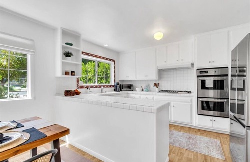 Woodland Hills Casa | Stylish 4BR Home in Los Angeles , Office + Central A/C + Patio, Monthly Rental