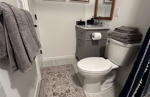 Stony Brook Casa | Stylish 4BR house near Stony Brook University & Hospital