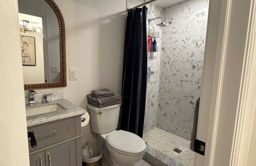 Stony Brook Casa | Stylish 4BR house near Stony Brook University & Hospital