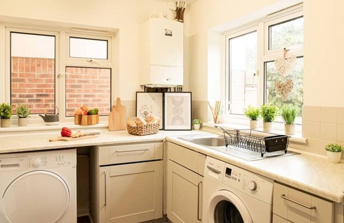 Banbury Casa | Stylish 5-Bed Home | Modern & Cozy Feel
