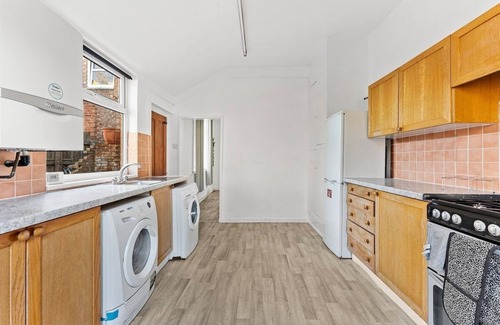 Loughborough Casa | Stylish 5 bed in Central Loughborough - Games Room