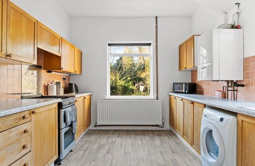 Loughborough Casa | Stylish 5 bed in Central Loughborough - Games Room