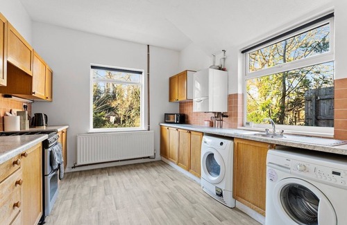 Loughborough Casa | Stylish 5 bed in Central Loughborough - Games Room