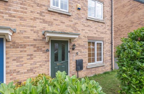 Calder Grove Casa | Stylish 5-Bed Townhouse In Wakefield