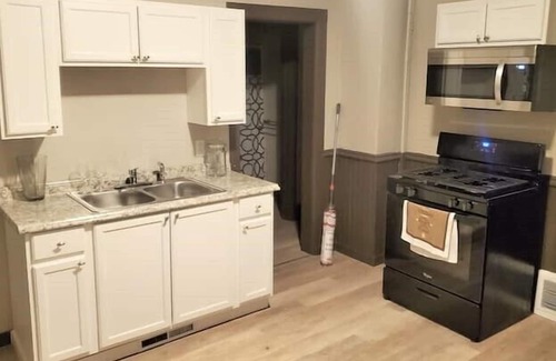 Two Rivers Apartamento | Stylish 9th St Stay in Two Rivers - Walk to the Beach and Downtown!