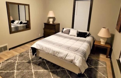 Two Rivers Apartamento | Stylish 9th St Stay in Two Rivers - Walk to the Beach and Downtown!