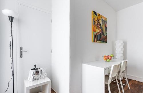 Saint-Vincent-de-Paul Apartamento | Stylish Accommodation in the middle of Paris