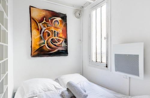 Saint-Vincent-de-Paul Apartamento | Stylish Accommodation in the middle of Paris