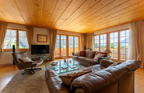 Rougemont Apartamento | Stylish Alps apartment near Rougemont Village with mountain views.