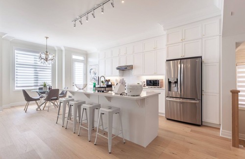 Markham Casa | Stylish and Brand New: Your Cozy 4-bedroom Getaway