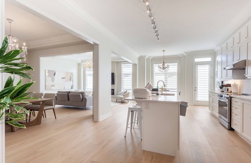 Markham Casa | Stylish and Brand New: Your Cozy 4-bedroom Getaway