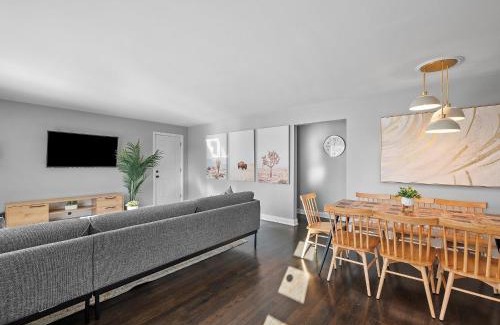 Millvale Casa | Stylish and Bright 3Bd Home, Amazing Deck, Game Room, Free Parking