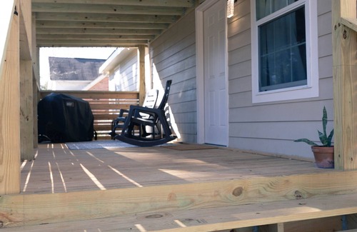 Ocean Springs Casa | Stylish and Comfortable, free wine and close to downtown!