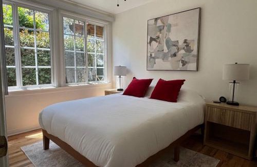 Los Angeles Apartamento | Stylish and Cozy 2BR 1BA Getaway Near LAX - LMU - SoFi - Beaches