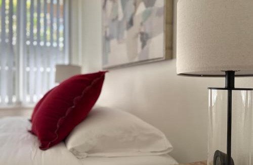 Los Angeles Apartamento | Stylish and Cozy 2BR 1BA Getaway Near LAX - LMU - SoFi - Beaches