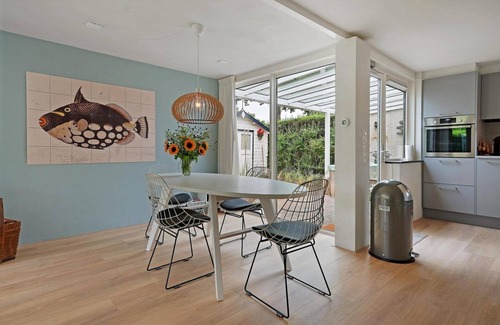 Ouddorp Casa | Stylish and modern bungalow within walking distance (1.5 km) from the beach.