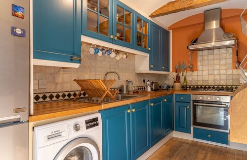 Newington Casa | Stylish and Old-world Home Minutes From City yet Surrounded in Green and Country