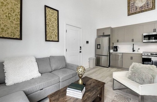Brookland Cama Y Desayuno | Sexy & Unique Penthouse Loft in D.C