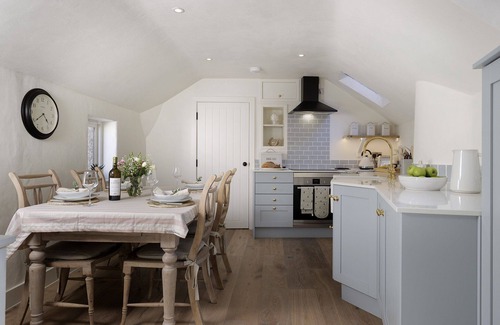 Stow-on-the-Wold Cabaña | Stylish and sophisticated holiday apartment - Flat 2 Martins House