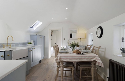 Stow-on-the-Wold Cabaña | Stylish and sophisticated holiday apartment - Flat 2 Martins House