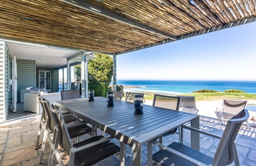 Scarborough Casa | Elegante y espacioso bungalow de lujo con vistas a la piscina y al mar