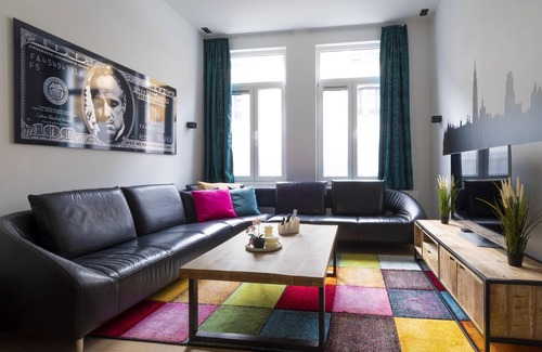 Amandus - Atheneum Apartamento | Stylish Antwerp Apartment Near MAS Museum
