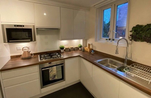 Cleveland Apartamento | Stylish Apartment in Leafy Ealing W13