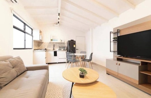 Los Naranjos Apartamento | Stylish Apartment Close to Beautiful Park