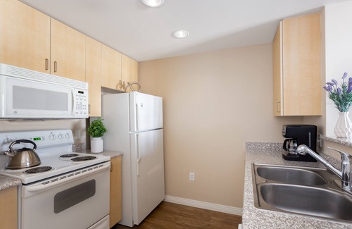 Old Pasadena Apartamento | Stylish Apartment/Great Location/WiFi/Self Check In-Out/High Cleanliness Stdrs!
