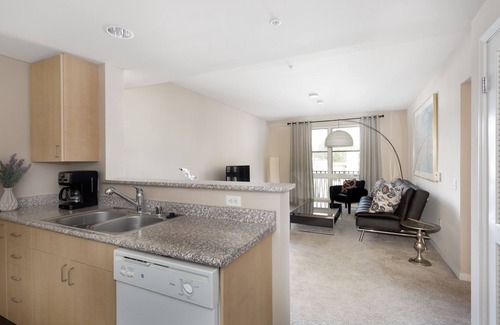 Old Pasadena Apartamento | Stylish Apartment/Great Location/WiFi/Self Check In-Out/High Cleanliness Stdrs!