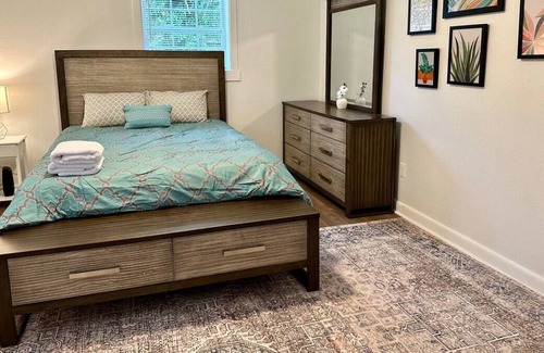 Hickory Casa | Stylish apartment in central location