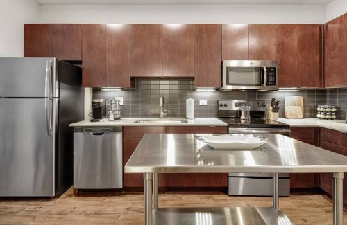 King William Apartamento | Stylish Apartment mins from Riverwalk