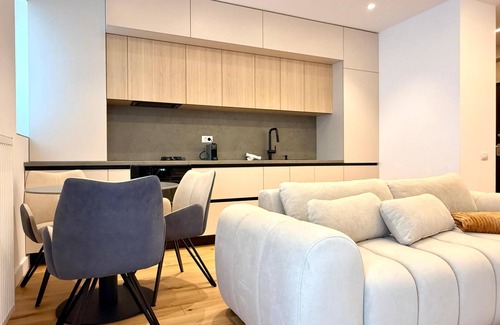 Bucharest Apartamento | Stylish apartment on Lake Pantelimon with private parking space