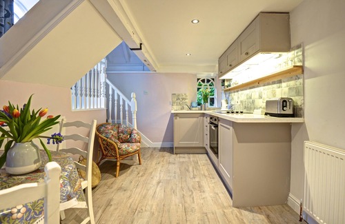 Grosmont Apartamento | Elegante apartamento que combina elegancia contemporánea con carácter y confort.