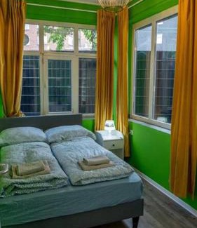 Rathaus Wattenscheid Apartamento | Stylish apartment with terrace for up to 6 people