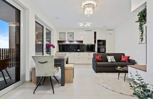 Gasperich Apartamento | Stylish Apt with Balcony WiFi & Free Parking