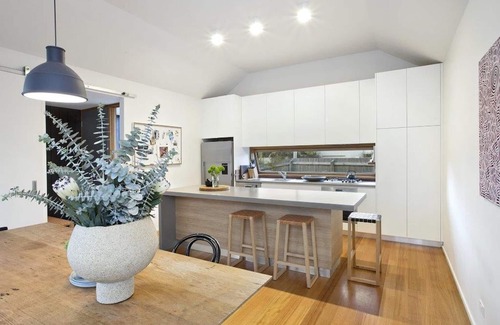 Barwon Heads Casa | Elegante casa arquitectónica y que admite mascotas junto al río