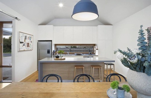 Barwon Heads Casa | Elegante casa arquitectónica y que admite mascotas junto al río